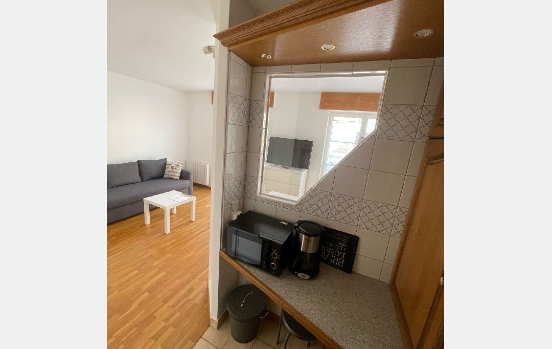 Annonces PUTEAUX : Appartement | CHARENTON-LE-PONT (94220) | 27 m2 | 1 050 € 